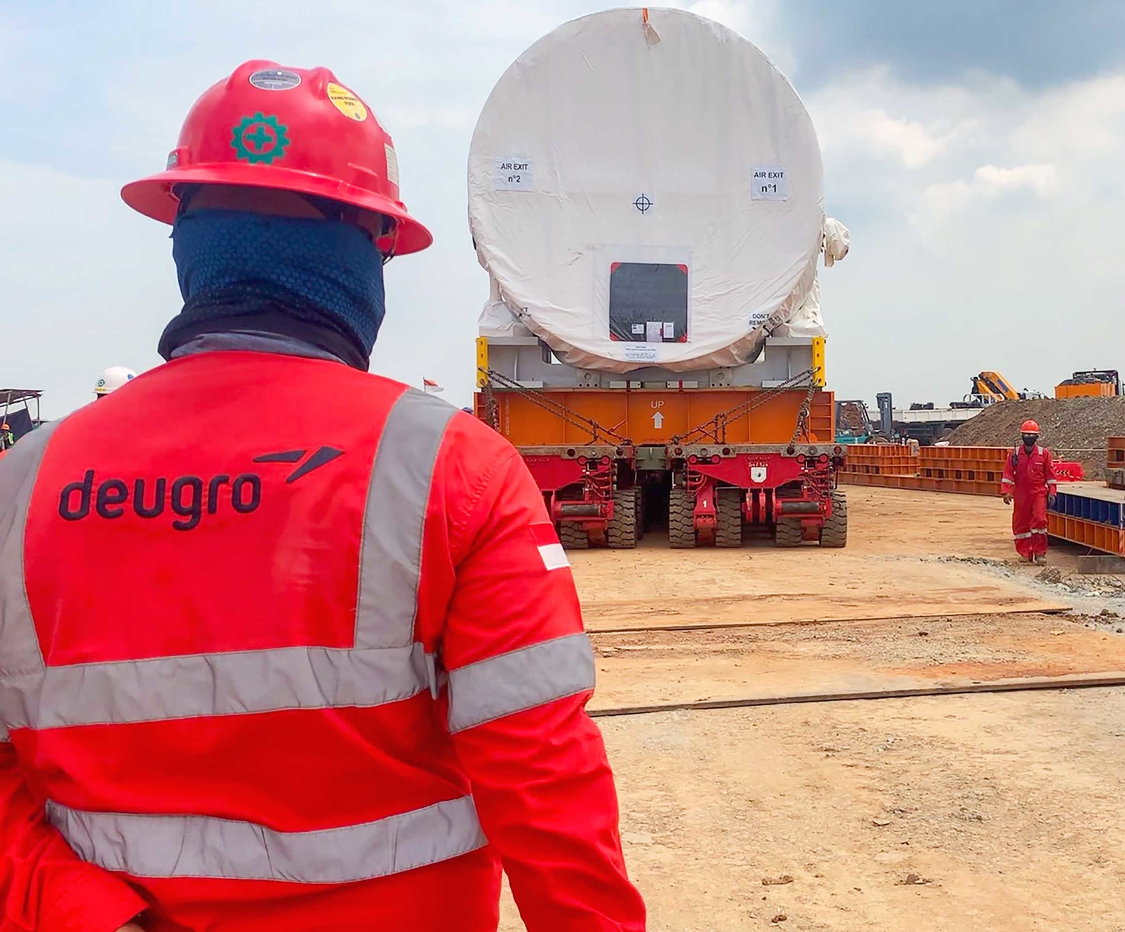 DEUGRO_Java1_DEC_2020.31h-finally-treated-rgb_web-scaled