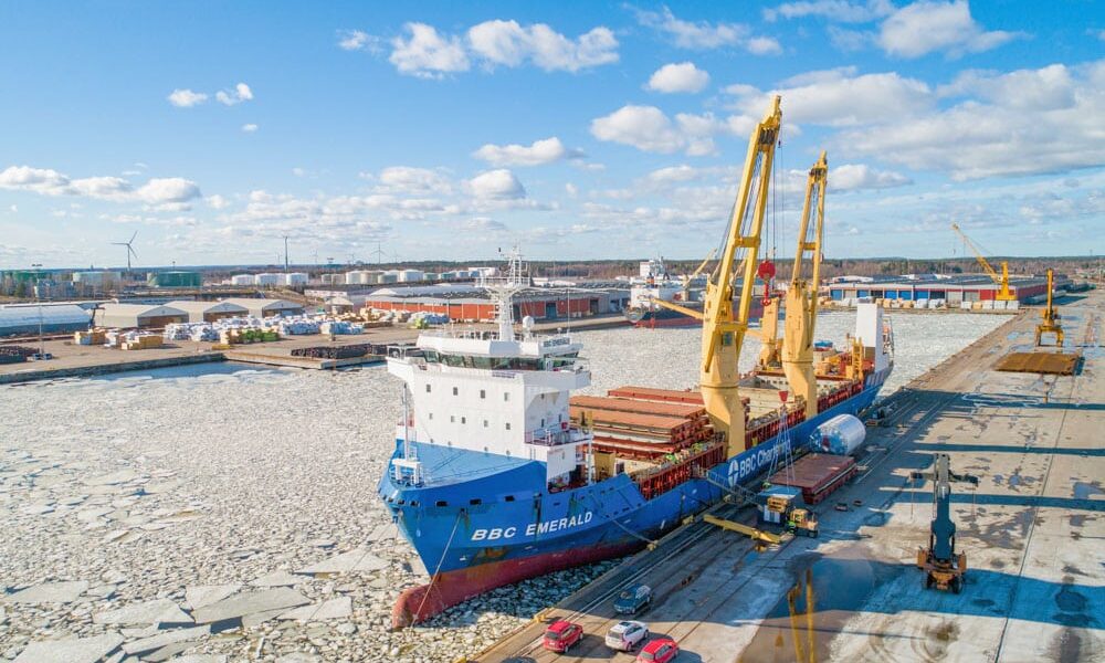finally treated rgb-DJI_0018 For the delivery of 263,300 FRT of cargo for the UPM Taurus Project in Uruguay, a total of 22 breakbulk vessels were identified and chartered.
