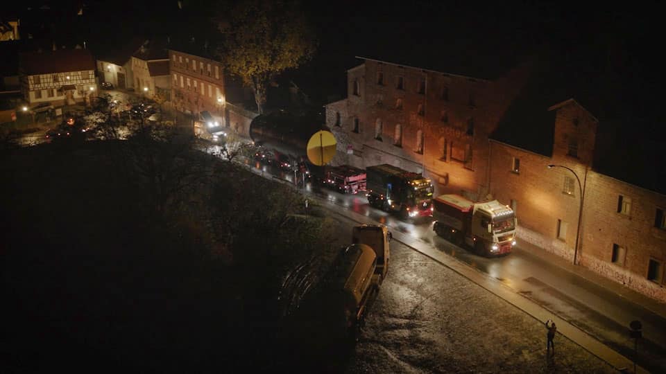 On-carriage of the heat exchanger to the construction site by night On-carriage of the heat exchanger to the construction site by night