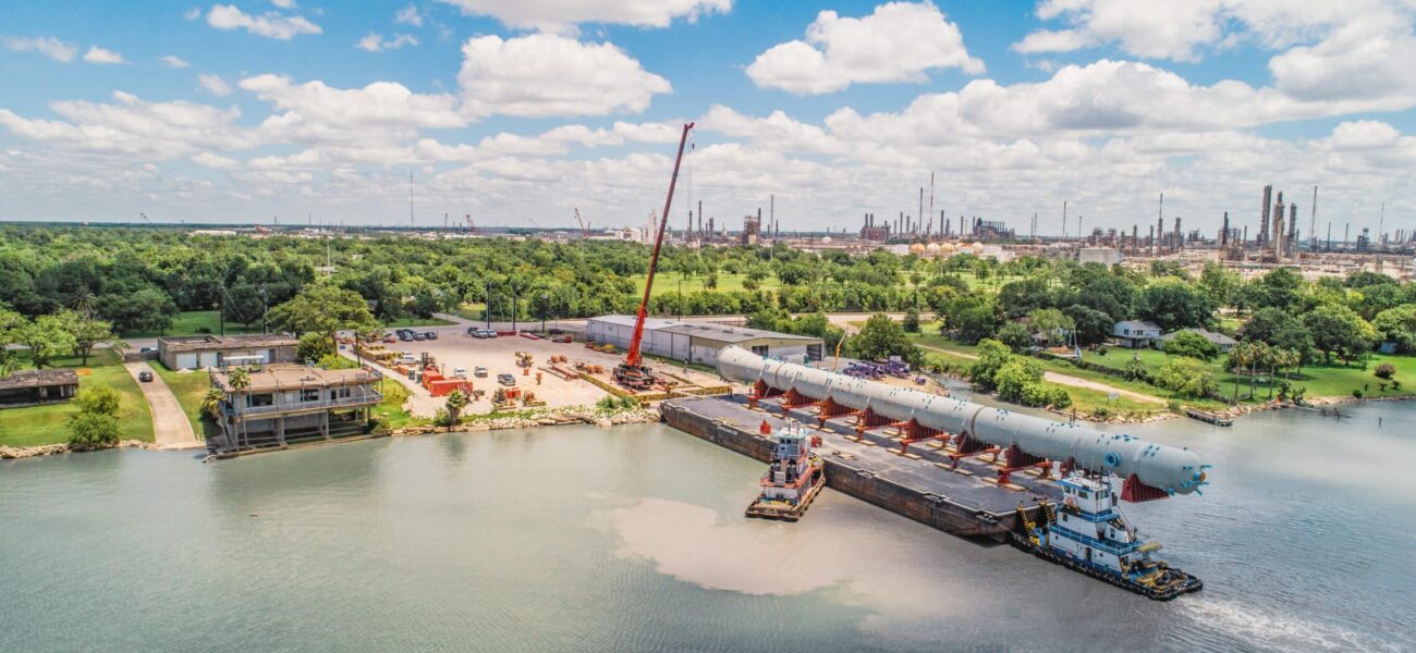 Delivery of a C6 column, lights tower and primary fractionator for a chemical expansion project in Houston, Texas, USA Delivery of a C6 column, lights tower and primary fractionator for a chemical expansion project in Houston, Texas, USA