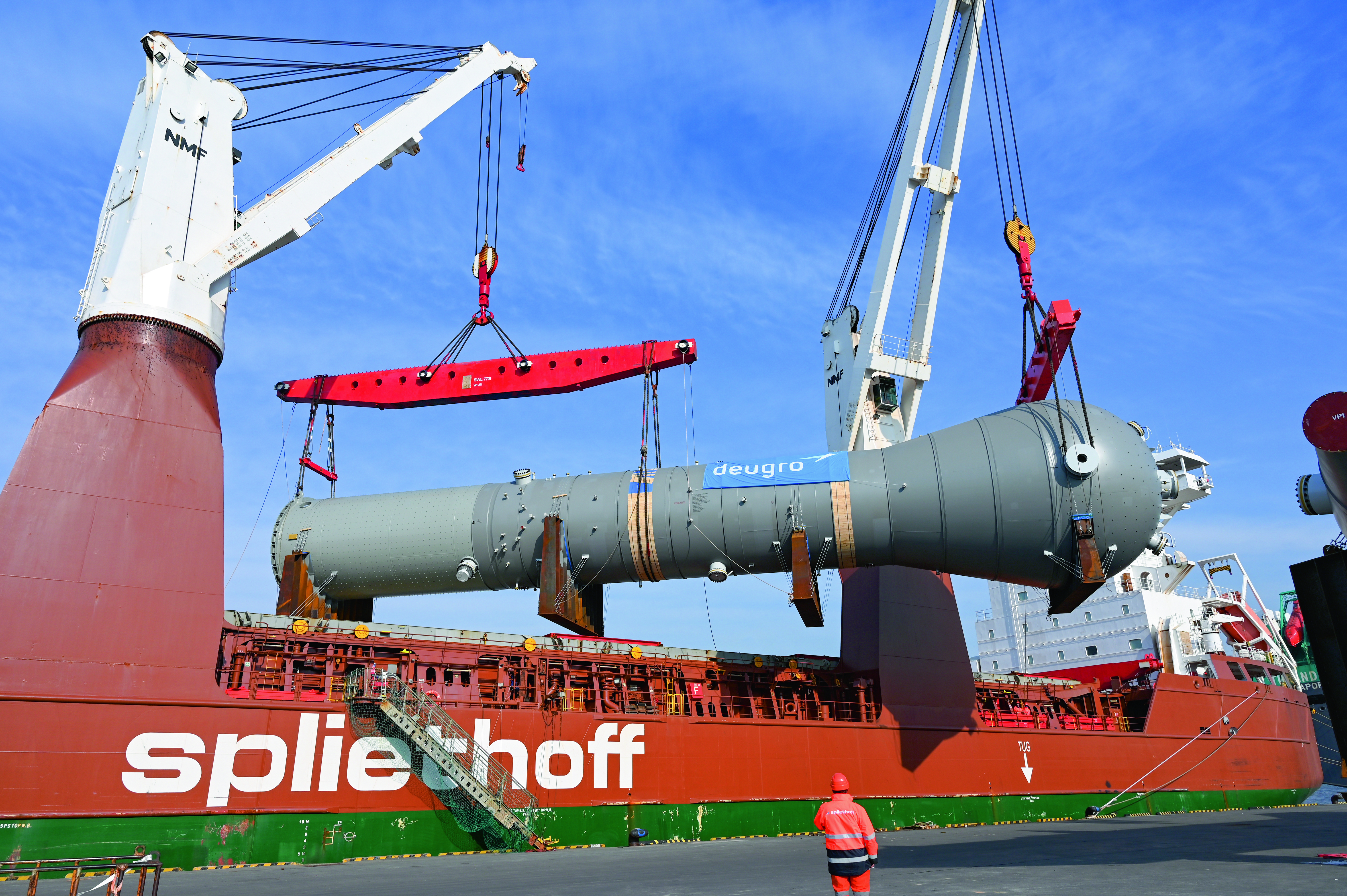EGAT Project, Loading operations at the Port of Masan, South Korea