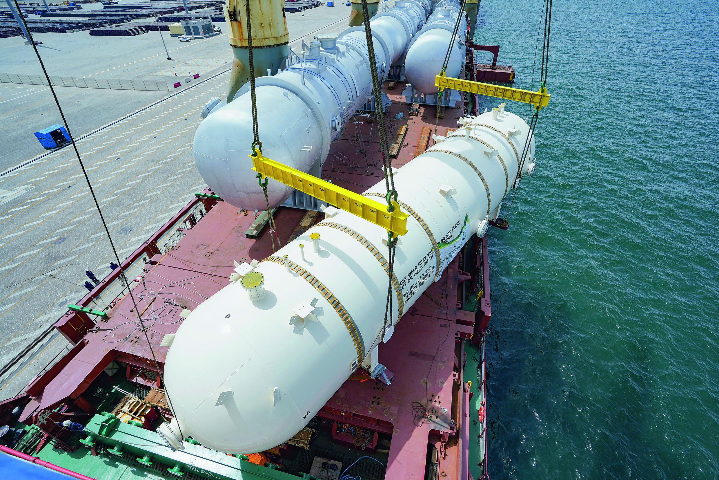 Oman Heavy Lift Project, Loading operations at the port of Duqm, Oman