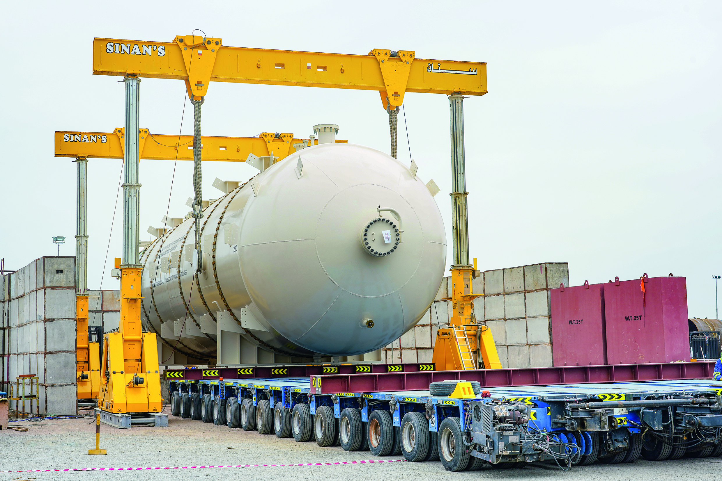 Oman Heavy Lift Project, Receiving the cargo on the multi axle hydraulic trailer