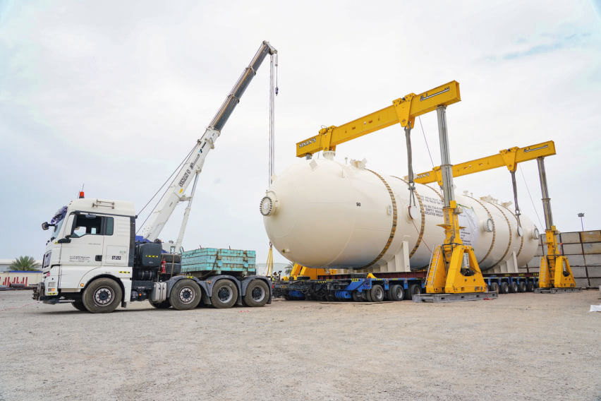 Oman Heavy Lift Project, Receiving the cargo on the multi axle hydraulic trailer