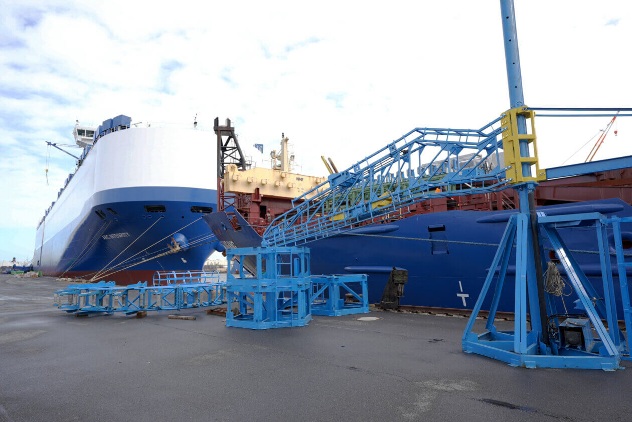 Turkish Crossing Project, Vessel modifications at the port of Bremerhaven