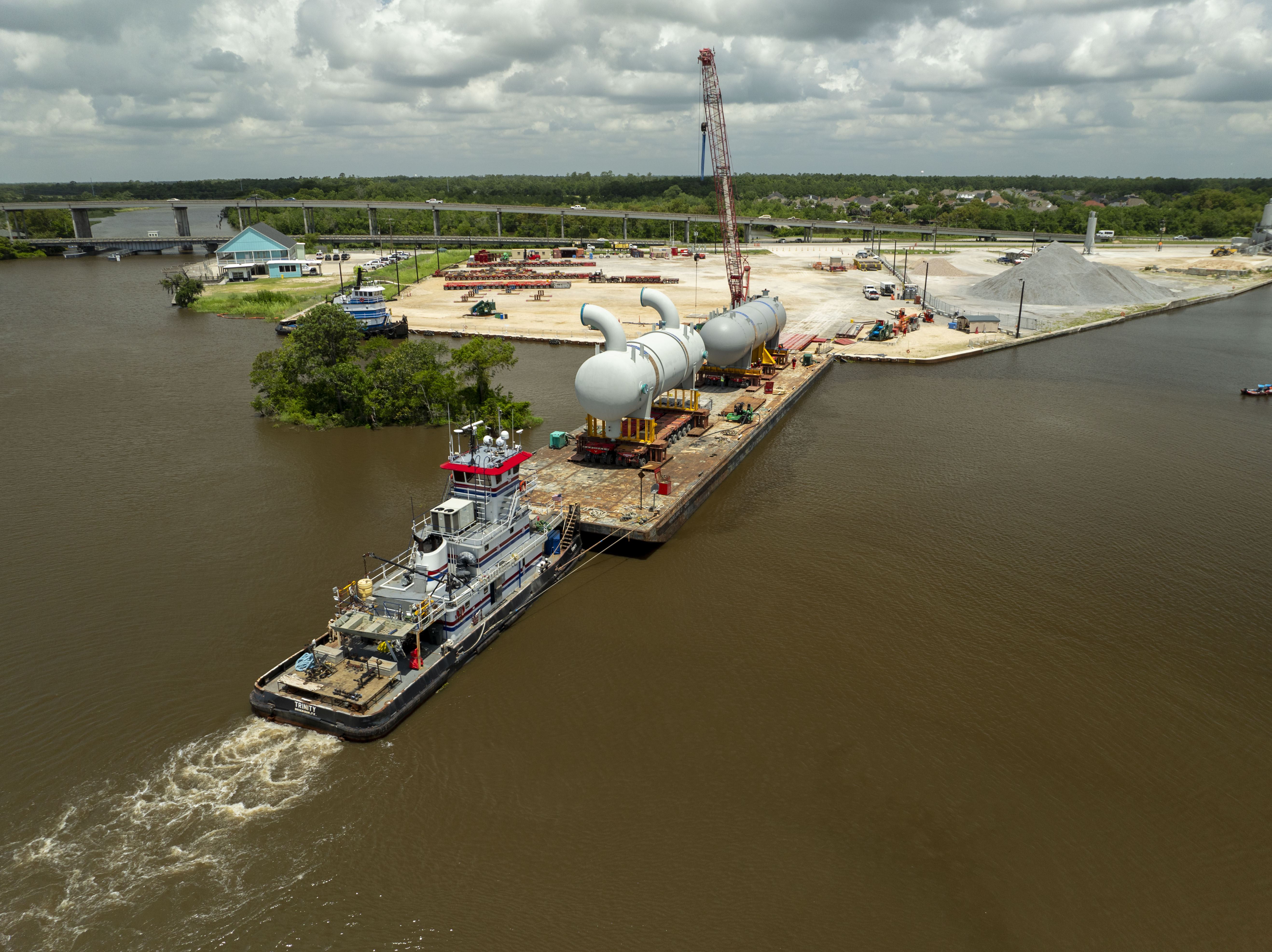 Petrochemical Project, Barge unloading operations at the destination