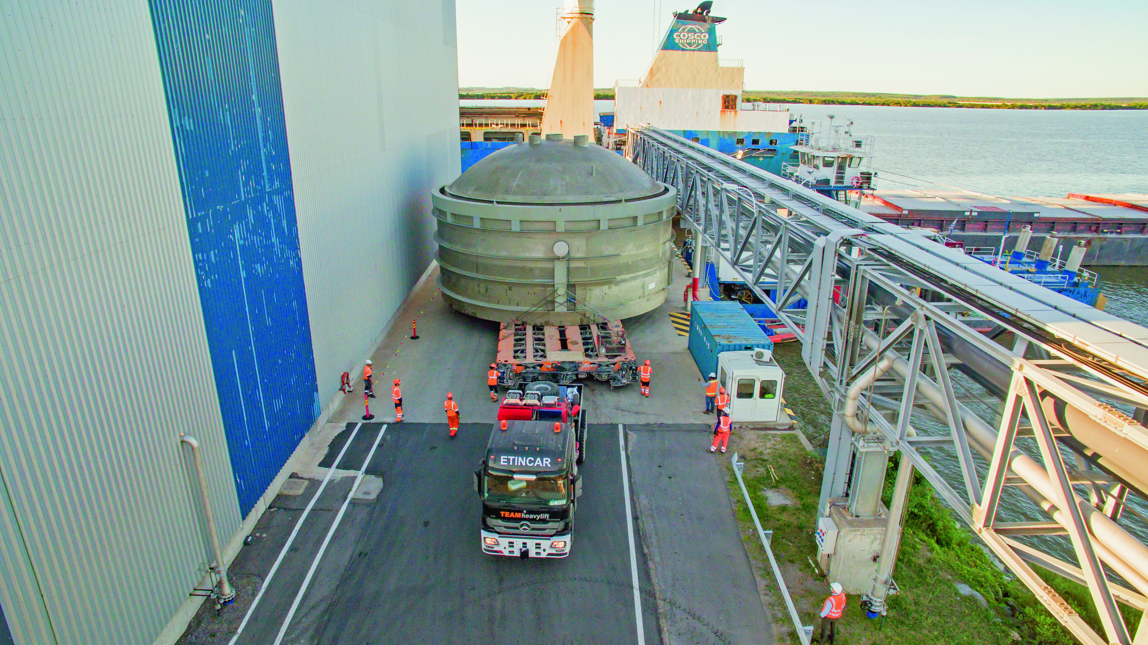 UPM Taurus Project, Precise maneuvering of cargo through the working pulp mill